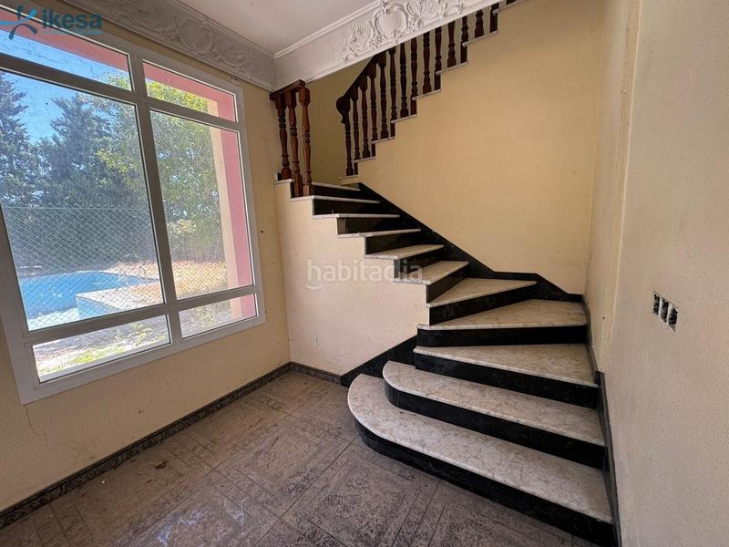 Foto f23fdcac-0d54-4bdf-a3e5-7101eeb2dab9. Chalet conjunto 3 viviendas con piscina en urb Torrequinto en Alcalá de Guadaira