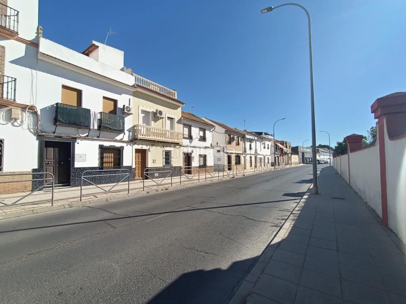 Foto bf8905a0-f09c-434b-87a3-1e2b1175600f. Casa aparellada a Puente Genil