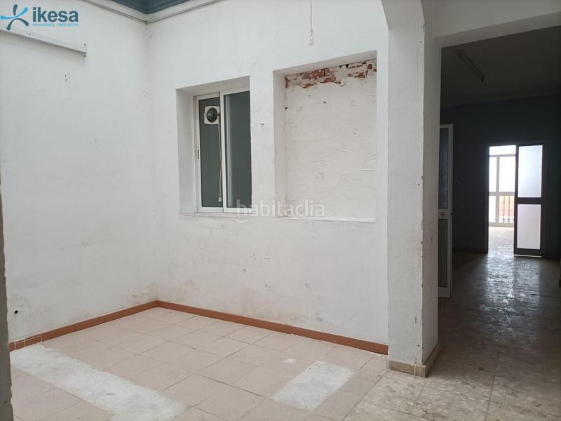 Foto b428f6f4-dc77-4a3e-8bfa-17e428946fb9. Casa bifamiliare in Lora del Río