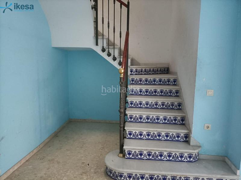 Foto e8e2a742-6d8f-4c2d-b32c-3ad122b5f672. Casa bifamiliare in Lora del Río