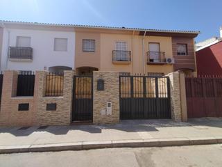 Casa adossada a El Valle. Adosado en cesión de remate en lucena córdoba