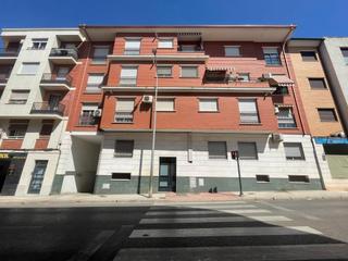 Pis a La Zarzuela - San José - Belén. Magnífico piso en linares con gran patio