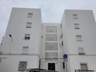 Pis a Carretera de Sanlúcar - Sudamérica. Piso en bda. las nieves