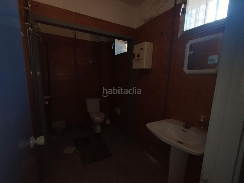 Foto f29a970a-82ed-45a0-b27e-a1c8bce0b5b7. Edifici a ramon gonzalez 20 a Porriño (O)