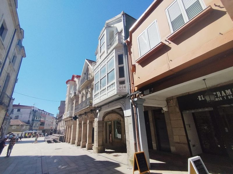 Foto f72e7274-58e8-445e-8c43-cd902e34d755. Edifici a ramon gonzalez 20 a Porriño (O)