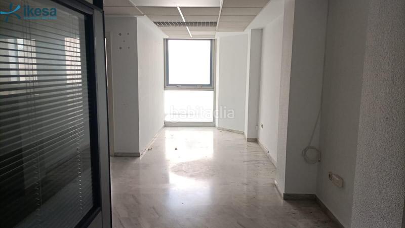 Foto 0a1356c9-ca2d-47f3-9f0c-88718c3330fd. Büro in Santa Clara Sevilla