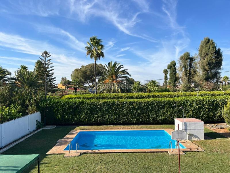 Foto 1a4f7757-2e39-4a38-b3d7-f2e6e4c68be9. Chalet con parcheggio piscina in Oromana Alcalá de Guadaira