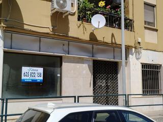 Local commercial à La Reconquista - El Rosario. Local en zona centrica