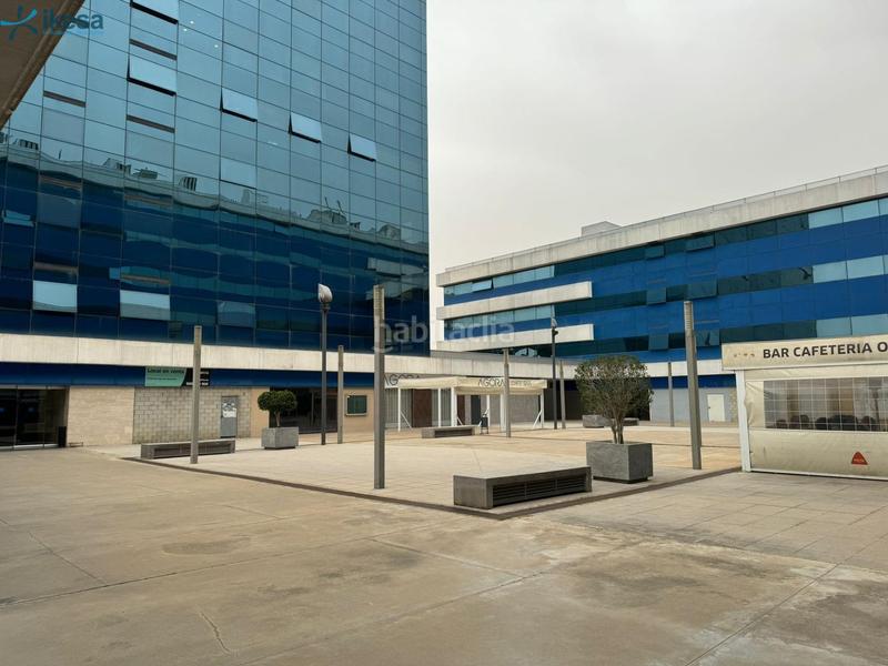 Foto 02202648-01f3-4021-8169-e873ce80e560. Parking coche venta de garaje en torreblanca sur en Sevilla