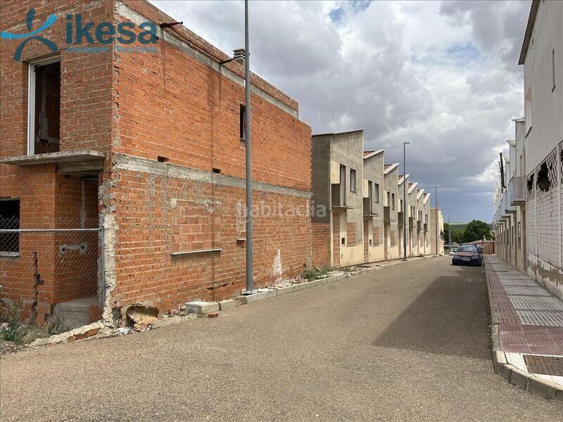 Foto 028d4169-bbb6-4fbd-bbfa-fe3d28d1ac99. Terreno residencial venta de casas adosadas en construcción wip en la albuera badajoz en Albuera (La)