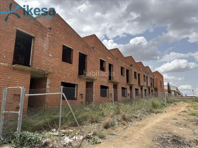 Foto 9d7409ef-af7d-41c2-9c60-e55d95f026f0. Terreno residencial venta de casas adosadas en construcción wip en la albuera badajoz en Albuera (La)
