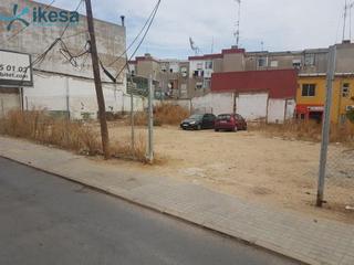Terrain résidentiel à Nuevo Parque - Los Rosales - Tráfico Pesado. Terreno urbano en calle almendro   ideal para inversores