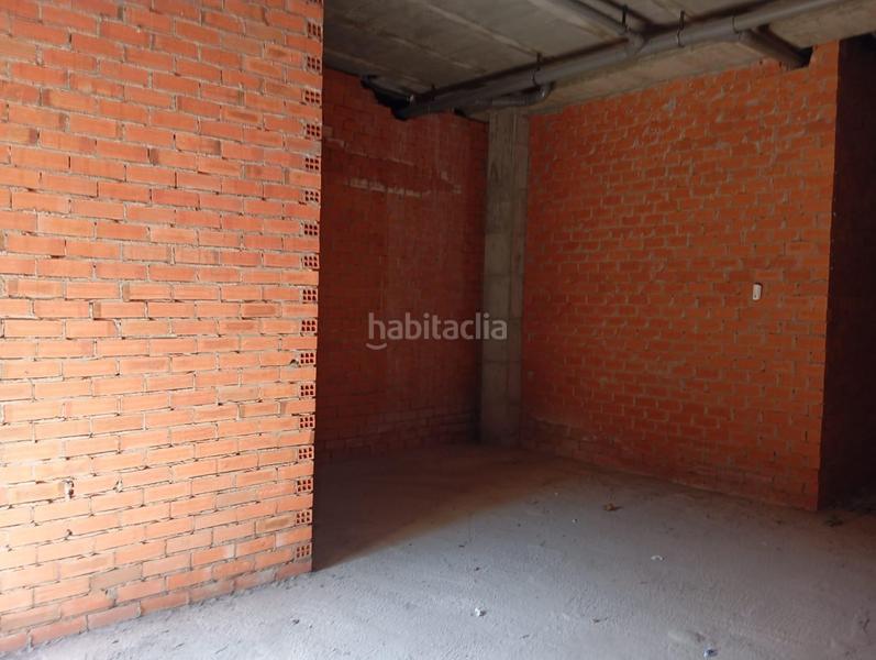 Foto 546e0f0f-f463-42d2-a277-ee219d9e9fd5. Local comercial en cabadiña da 7 amplio bajo con altura en Soutomaior