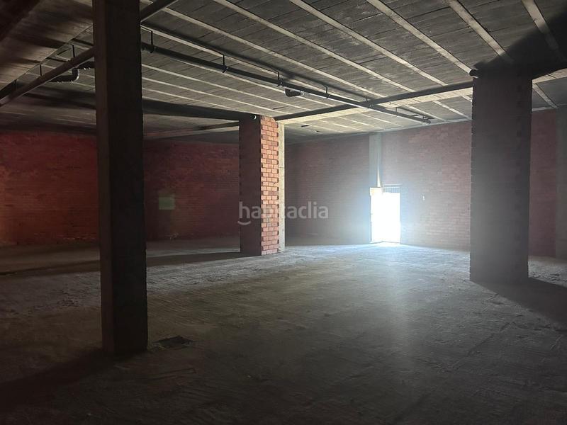 Foto 56ad63b0-3b1e-4631-a5c1-f7f3e7c23746. Local comercial en cabadiña da 7 amplio bajo con altura en Soutomaior
