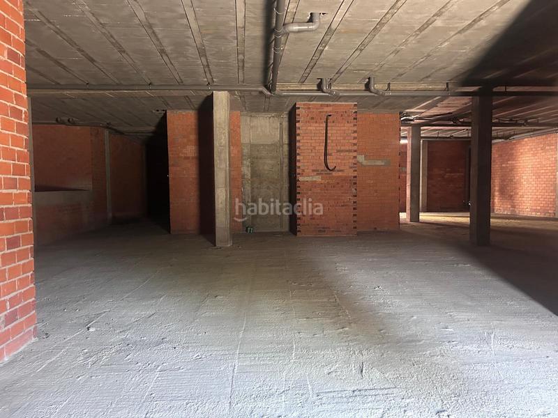 Foto 5b4fe7be-46c4-47b3-89c6-abf26e15be88. Local comercial en cabadiña da 7 amplio bajo con altura en Soutomaior