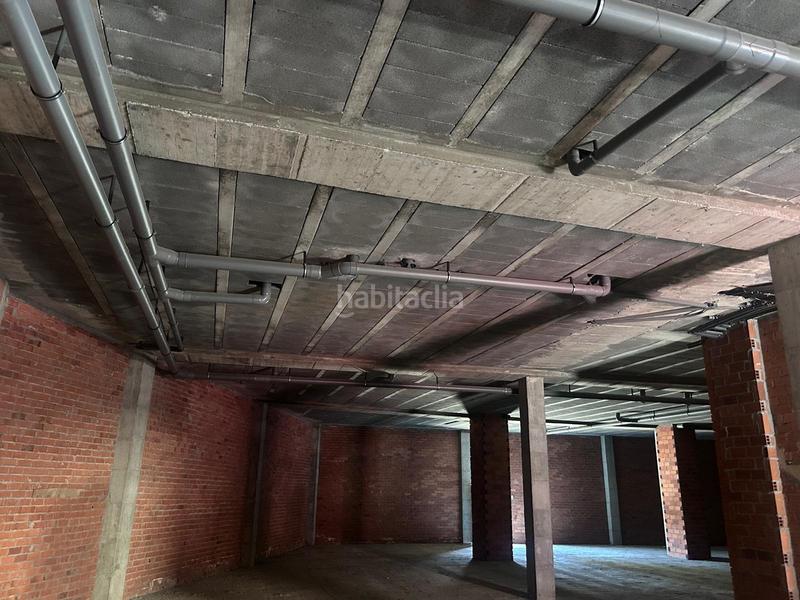 Foto abefd1bb-fc9d-4af9-8ca9-c3d498660682. Local comercial en cabadiña da 7 amplio bajo con altura en Soutomaior