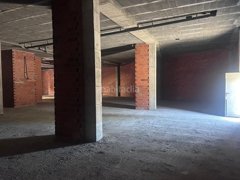 Foto acd881e7-8d6e-46d9-928b-6dc47ac6b33e. Local comercial en cabadiña da 7 amplio bajo con altura en Soutomaior