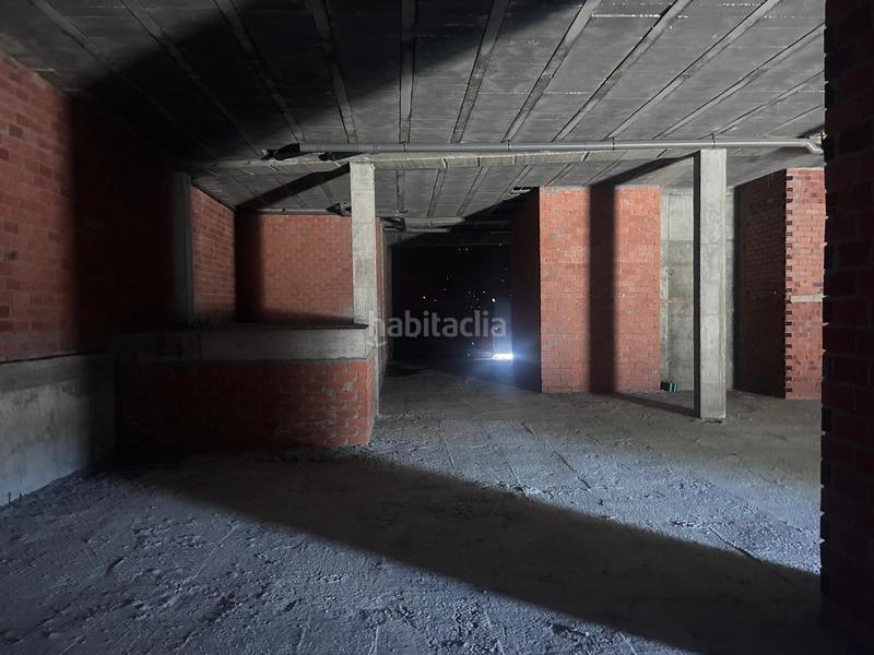 Foto bac7b241-0017-4271-a88d-a5ab8684194c. Local comercial en cabadiña da 7 amplio bajo con altura en Soutomaior