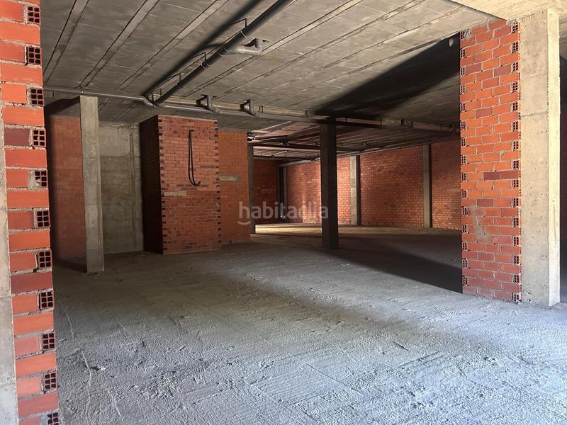 Foto d3d48185-1f11-4a5e-8e74-5730a70fe8ae. Local comercial en cabadiña da 7 amplio bajo con altura en Soutomaior