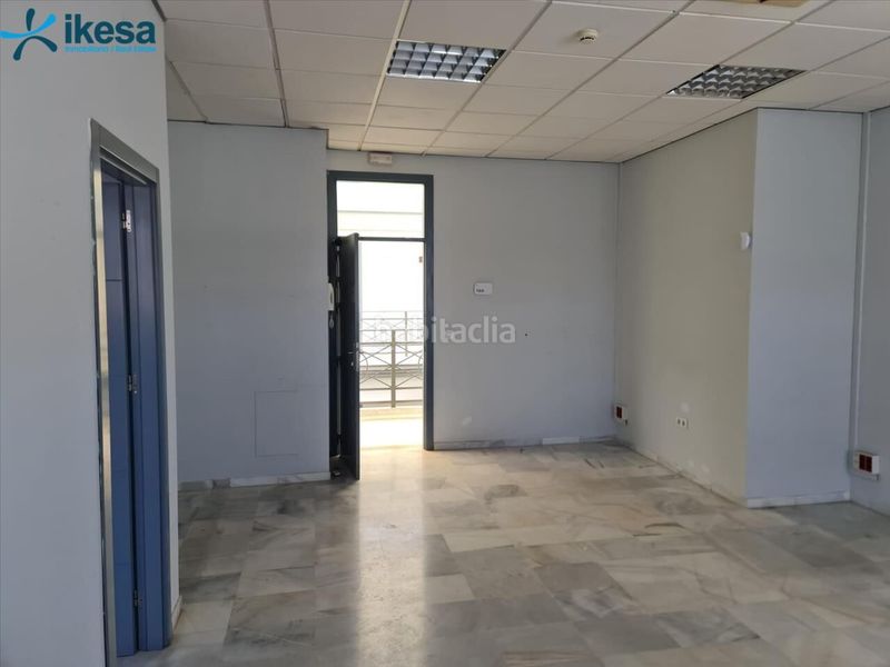 Foto 0b625a63-c18a-4ce6-a220-fa057d5ded9c. Oficina venta de comercial oficina Pisa en Pisa Mairena del Aljarafe