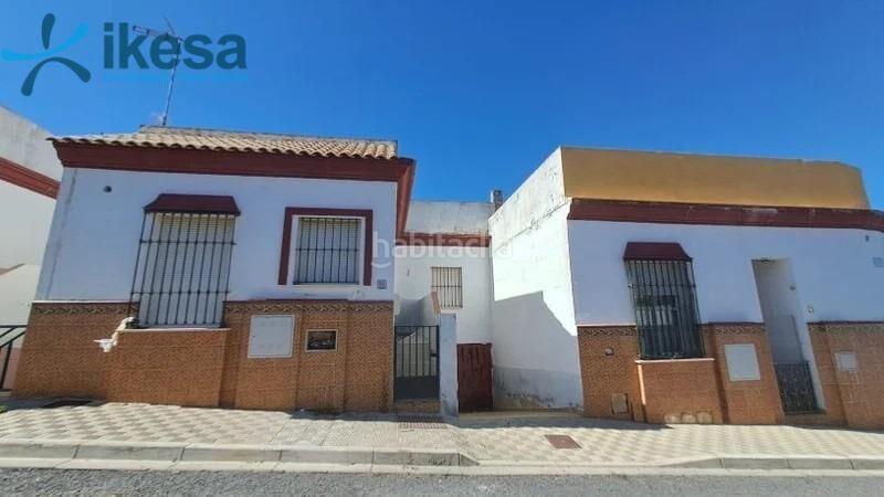 Foto 4a062d5f-d495-4653-82a0-9fd961e8212f. Semi detached house with parking in Escacena del Campo