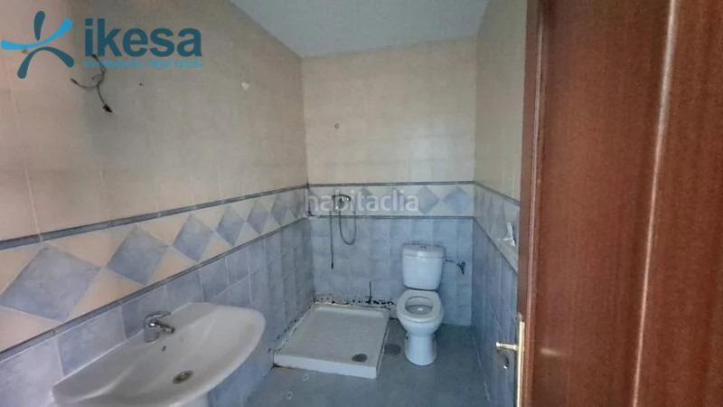 Foto b65142f7-e2b3-4e4d-a92e-e6d247f7a995. Semi detached house with parking in Escacena del Campo