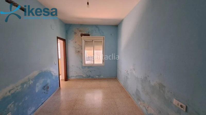 Foto d34d5d0d-080d-4565-b3c7-edbb48704022. Semi detached house with parking in Escacena del Campo