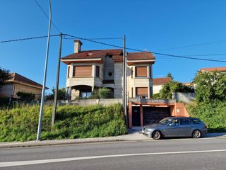 Chalet  Avenida aeroporto. Chalet de piedra avda aeropuerto