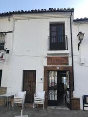 Casa a Benaocaz. Casa unifamiliar en plaza de las libertades