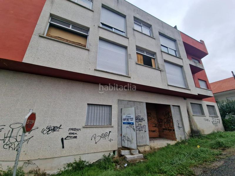 Foto 27a186eb-8619-4e61-a870-4fd9abad0205. Edifici a estrada vella-sta mariña a Rosal (O)