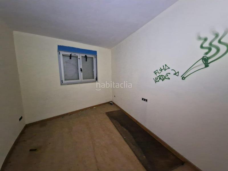 Foto 2e626474-ac97-4eaa-97d4-396ca338579e. Edifici a estrada vella-sta mariña a Rosal (O)