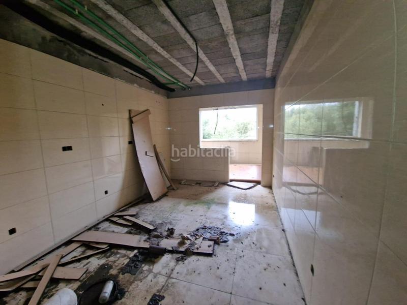 Foto 349b5ecd-5cf3-4d9c-8987-1bae3c7fa928. Edifici a estrada vella-sta mariña a Rosal (O)