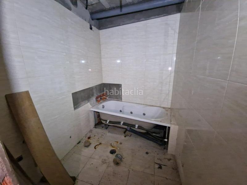 Foto 51e409d9-a864-4bf3-af8f-f251018a218b. Edifici a estrada vella-sta mariña a Rosal (O)