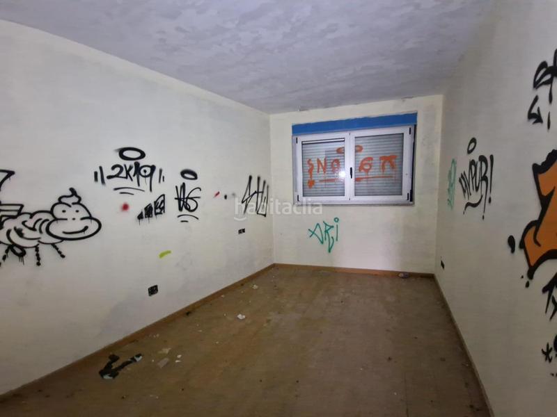 Foto 5be9c1c4-c4a0-41e8-be58-d8ade4c229ab. Edifici a estrada vella-sta mariña a Rosal (O)