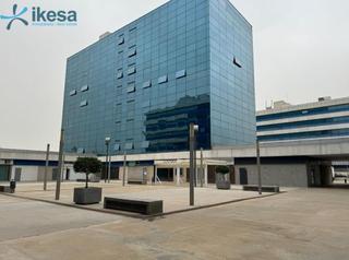 Aparcament cotxe a Palmete. Venta de plaza de pk en edificio agora  trorreblanca sevilla