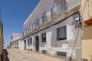 Édifice à La Banda - Campo de Fútbol. Edificio chiclana de la frontera