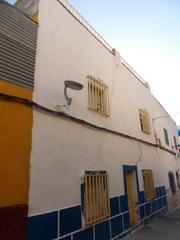 Piso en Ctra. Circunvalación - La Magdalena. Piso en jaén con 2 habitaciones y 1 baño