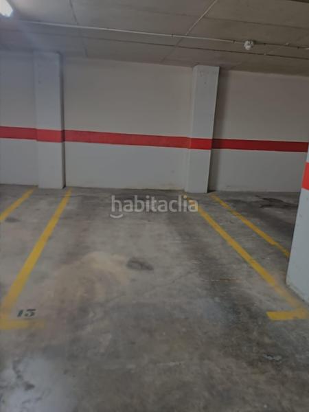 Foto cb2cd04c-b8de-4fb5-be7a-3a97303eea73. Parking voiture dans Parque Alcosa Sevilla