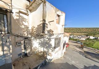 Casa adossada a Iznalloz. Venta de casa adosada en iznalloz granada