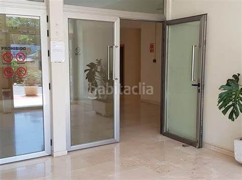 Foto fd2aa523-c5a7-40b9-9c12-e1071c3192a8. Aparcament cotxe a Barrios (Los)