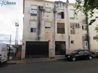Aparcament cotxe a Arcos de la Frontera. Plaza de garaje en barrio bajo en arcos de la frontera
