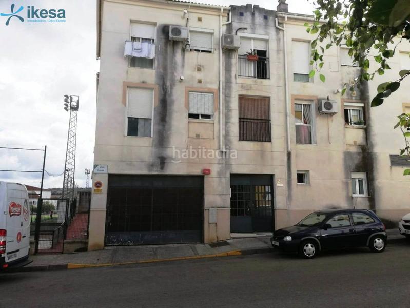 Foto b323b297-8d65-4696-a5b9-4a14567121b0. Parking coche plaza de garaje en barrio bajo en Arcos de la Frontera