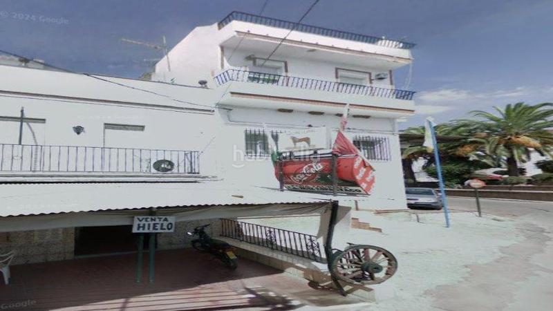 Foto ae999e41-e19f-4afd-b4c2-73400ba08e65. Parking coche en Cantillana