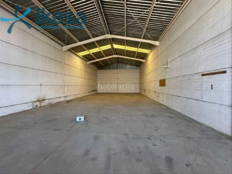 Foto f2c828bb-8bde-4c26-9db5-078517e1768b. Bâtiment à usage industriel dans Palma del Condado (La)