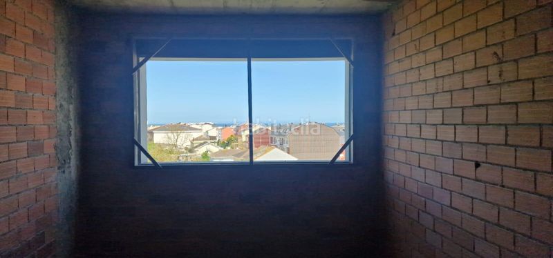 Foto f75d6184-571f-4e1e-93c6-176e56583503. Edifici a calle de la costa do castro 6 a Foz