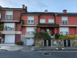 Casa adosada en Noalla. Chalet adosado en venta en a vilalonga, sanxenxo.