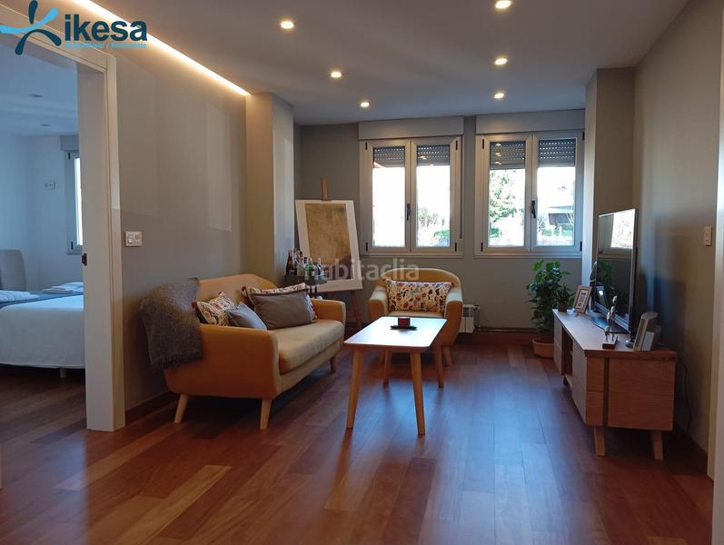 Foto 84441836-766f-4d42-8bb6-e0ede4a0c5b3. Appartamento in calle de jenaro de la fuente 54 in Vigo