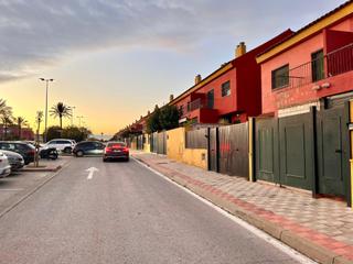 Casa adossada a Oromana