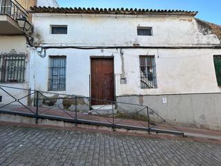 Maison jumelée à Aznalcóllar. Venta de adosado en aznalcollar, sevilla