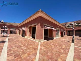 Local commercial à Islantilla Golf. Venta de local comercial en isla cristina, centro comercial. hue